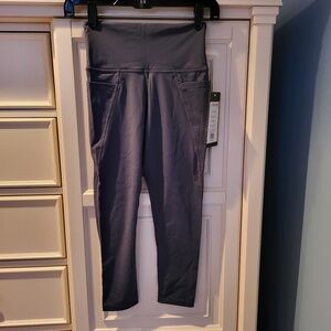 NWT Vie Active Lily Ultra Flow Grey 3/4 Legging Size S
